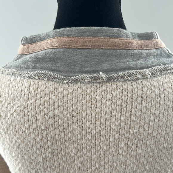 Free People Oversized Sweater xs/s like new condition - Picture 3 of 12